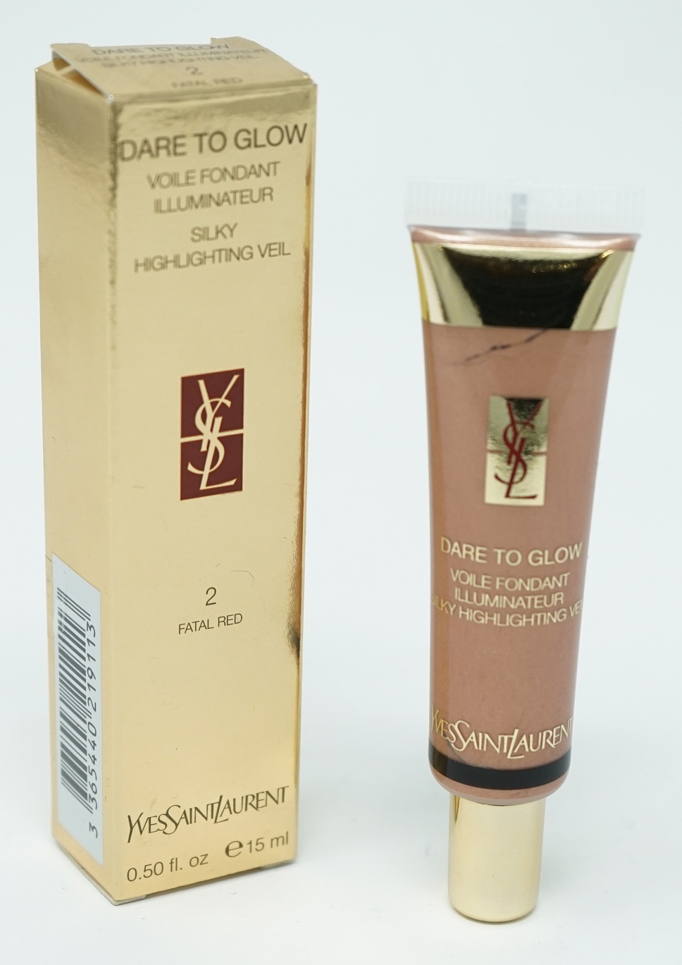 Yves Saint Laurent Dare To Glow Silky Highlighting Veil  2 Fatal Red