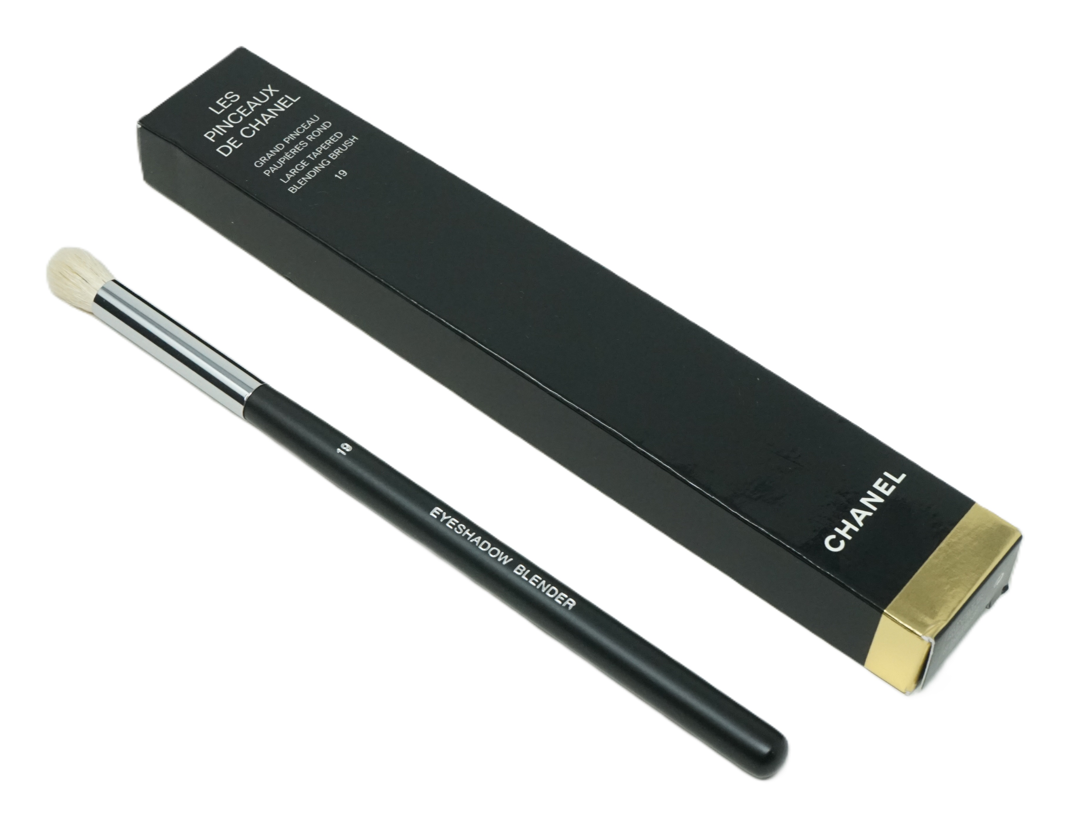 Chanel Les Pinceaux Pinsel Large Tapered Blending Brush # 19 Chanel Les Pinceaux Pinsel Large Tapered Blending Brush # 19